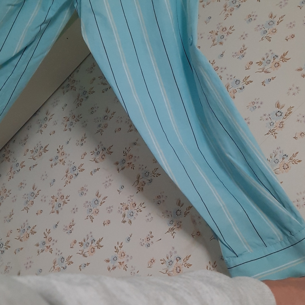 Button down top - Picture 5 of 7